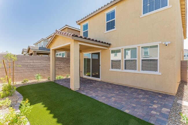 Building Photo - Fairly New Gorgeous SMART House!