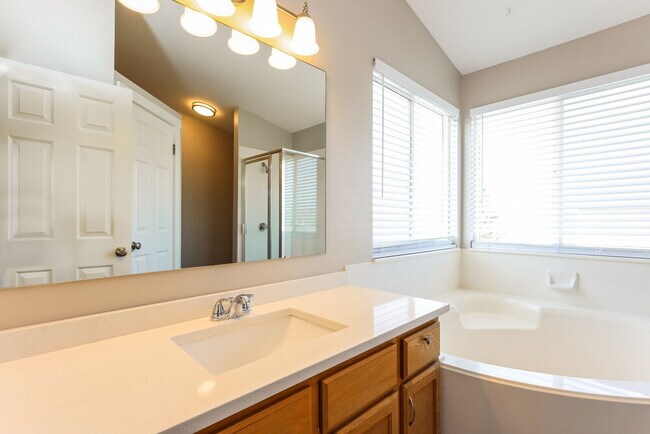 Building Photo - 7332 S Jasper Hill Dr