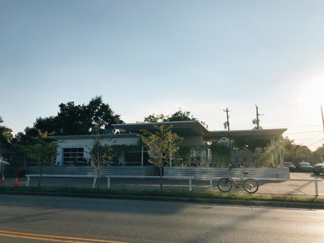 Building Photo - 835 Heights Blvd