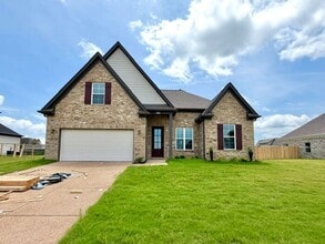 Building Photo - MOVE IN SPECIAL! Now Leasing a brand new 5-bedroom 3 bath home in Somerville.