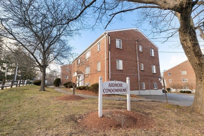 Building Photo - 133 Winthrop St