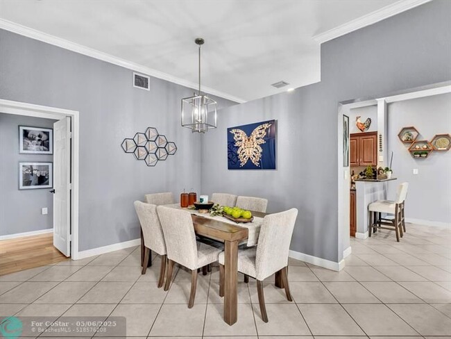 Building Photo - 14304 S Royal Cove Cir