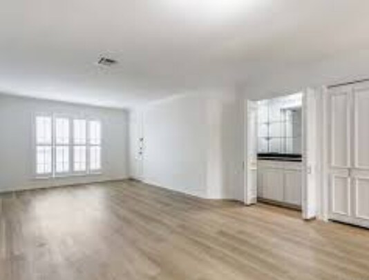 Building Photo - 201 Ellwood-277.5