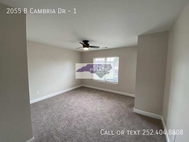 Building Photo - 2055B Cambria Dr