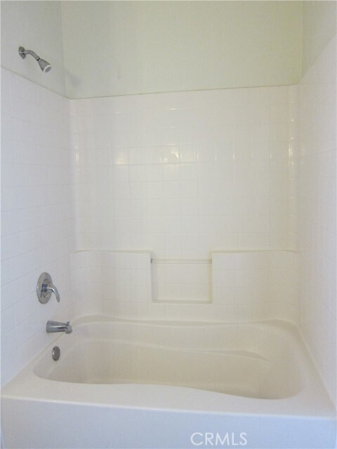Building Photo - 420 S San Pedro St