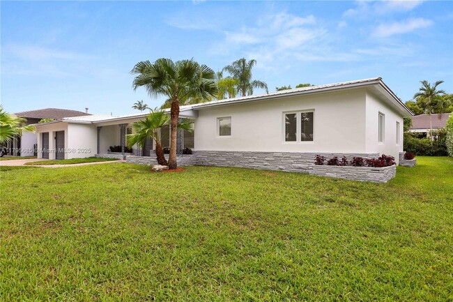 Building Photo - 439 Bargello Ave