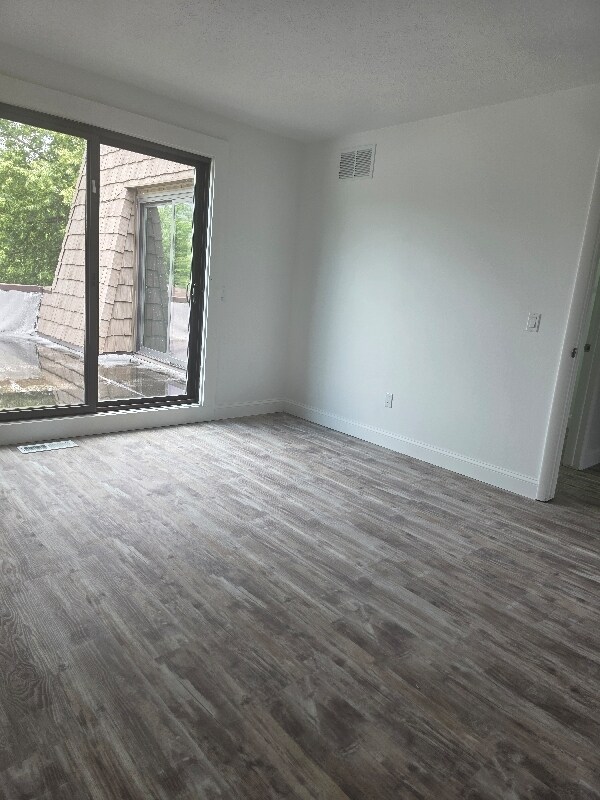 Building Photo - 3421 Burrwood Dr