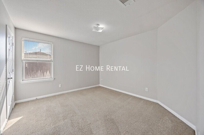 Building Photo - 16267 Silver Wing Ln