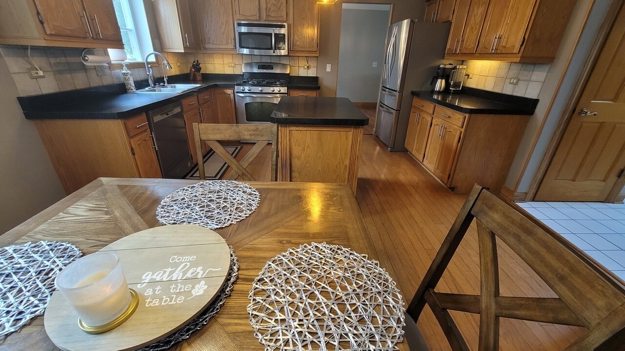 Building Photo - 3885 Thornberry Way