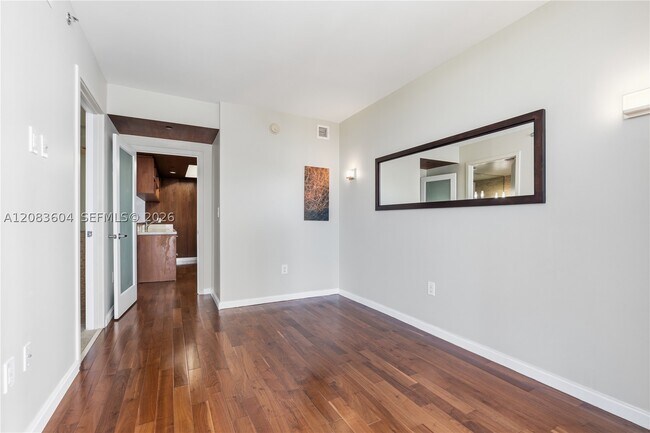 Building Photo - 50 Biscayne Blvd