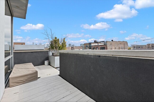 Building Photo - 1823 W Race Ave