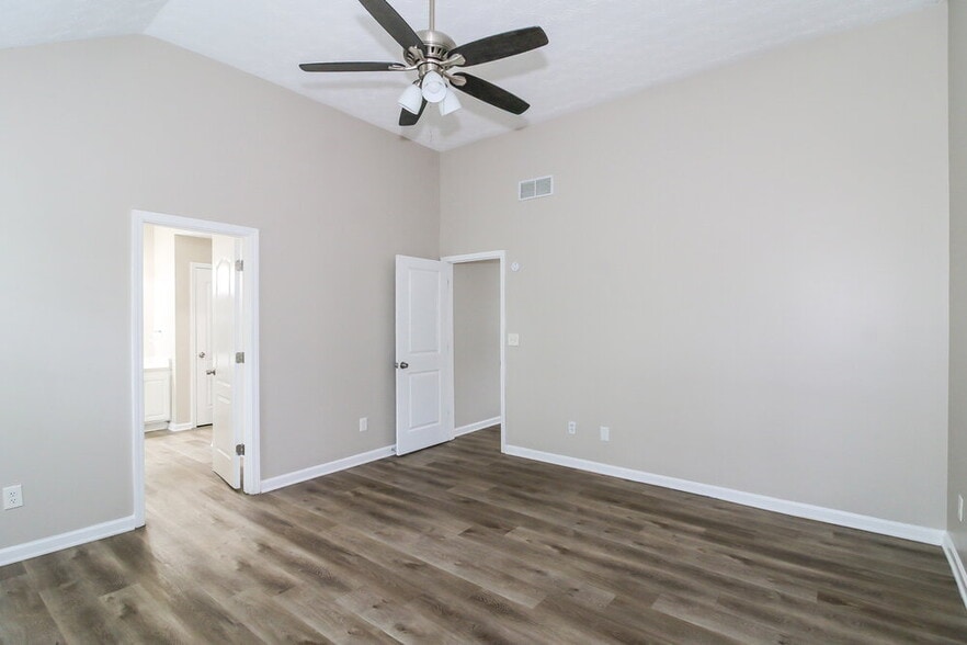 Building Photo - 7423 Garnet Dr
