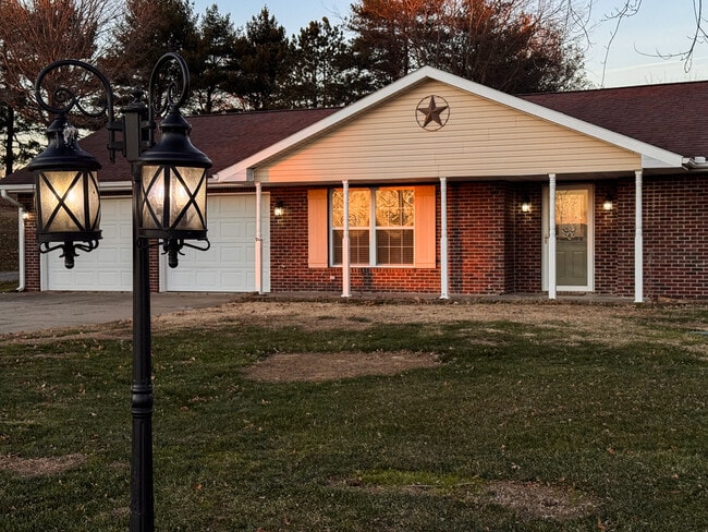 Building Photo - 398 Shady Brook Dr