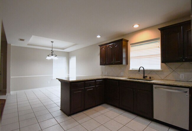 Building Photo - Gated Community in Whitehouse! Gorgeous 3 Bedroom, 2 Bath Home
