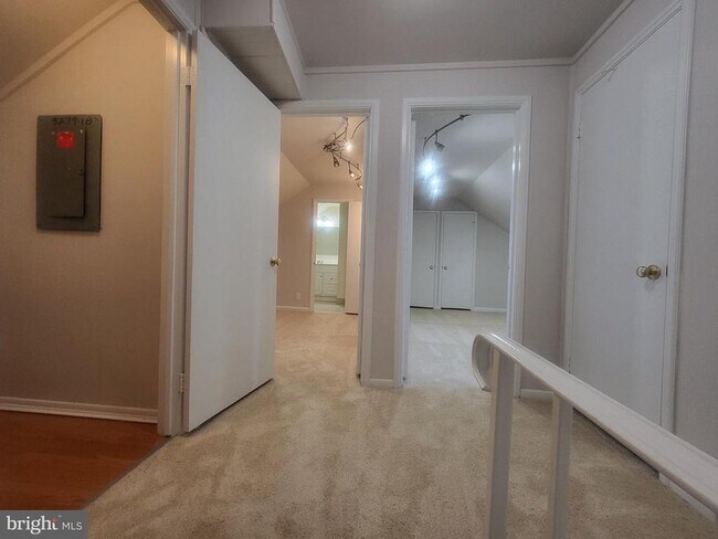 Building Photo - 3279 S Stafford St