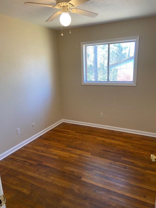 Building Photo - **ON HOLD**3 Bedroom / 1.5 Bathroom Home for Rent in Columbus, GA***