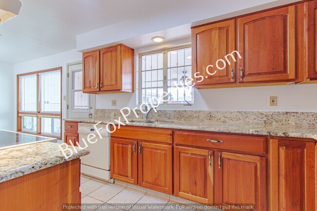 Building Photo - 6434 E Fordham Dr
