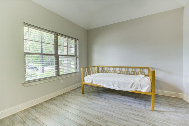 Building Photo - 3805 Shelby Cir
