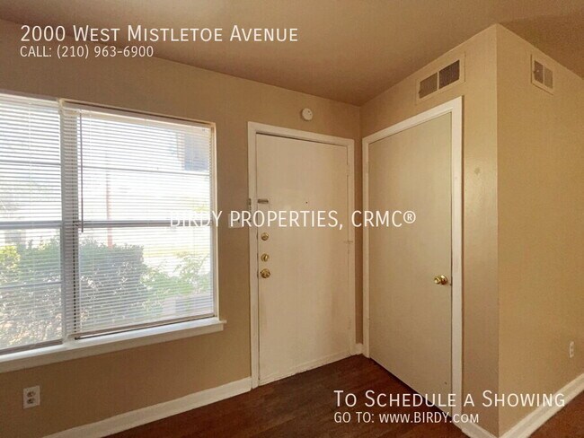 Building Photo - 2000 W Mistletoe Ave