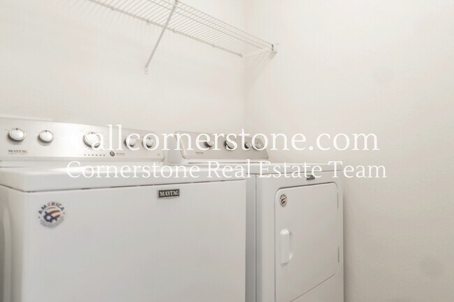 Building Photo - 1092 Petra Heights