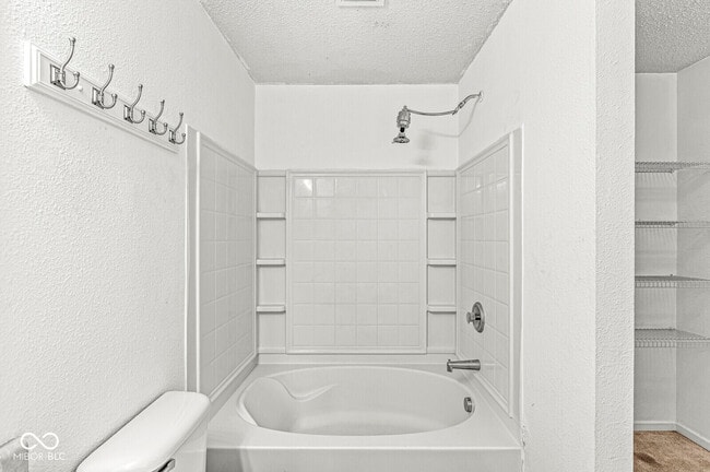 Building Photo - 7928 States Bend Dr