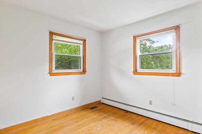 Building Photo - 1313 Giles Rd