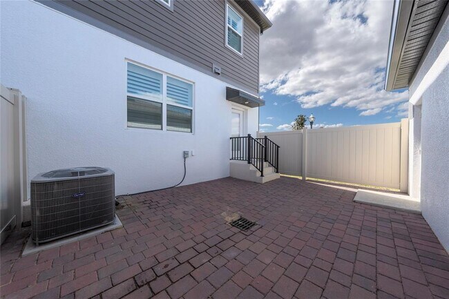 Building Photo - 16001 Grafton Wy