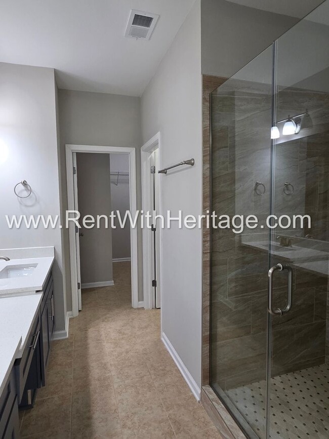 Building Photo - Stunning New 4bd/ 2.5ba / Immaculate / Attention to Detail/ Great Location