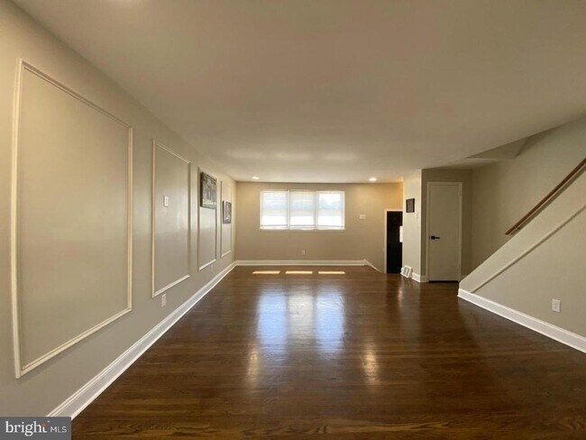 Building Photo - 12639 Biscayne Dr