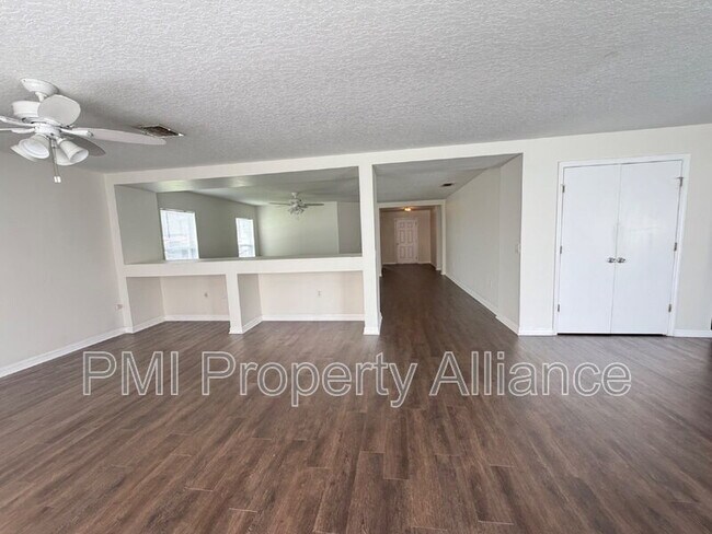 Building Photo - 1153 Elderberry Dr