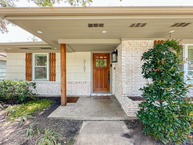 Building Photo - 3107 Broadmead Dr