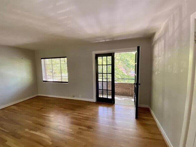Building Photo - 1392 Normandy Dr NE