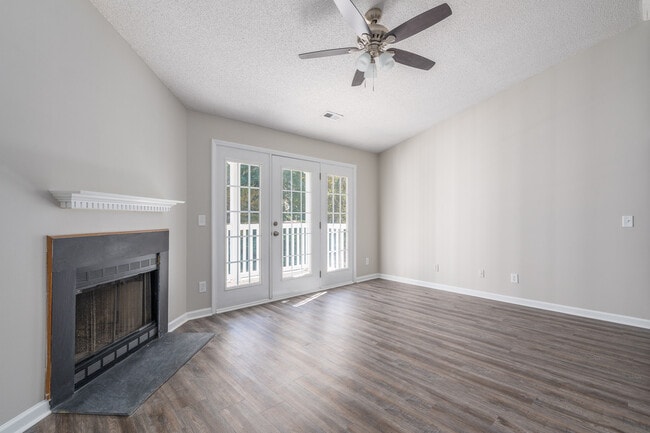 Building Photo - 7145 W Friendly Ave