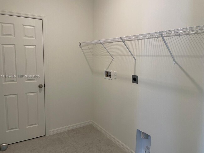 Building Photo - 2133 SE Flanders Rd