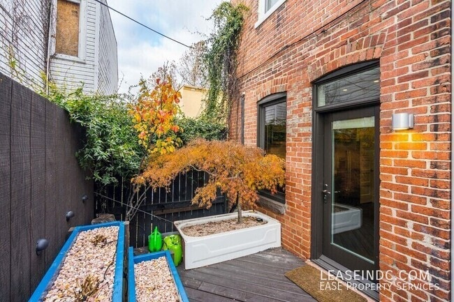 Building Photo - 1964 2nd St NW