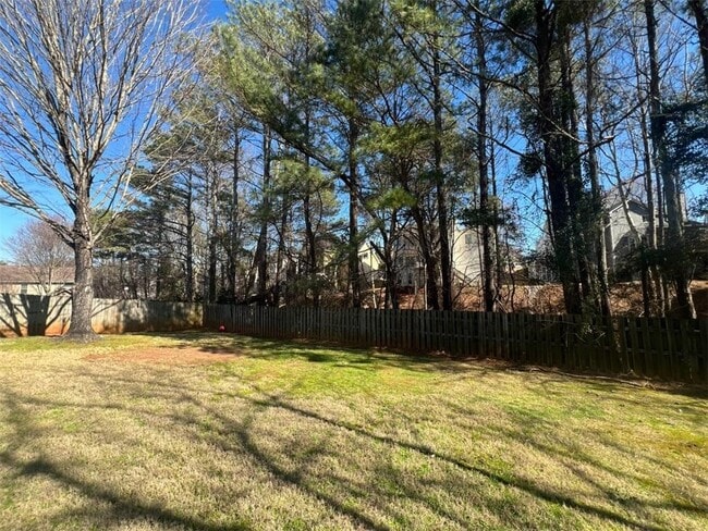 Building Photo - 450 Mikasa Dr