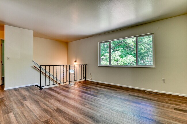 Building Photo - Fantastic Home In Village Seven For Rent