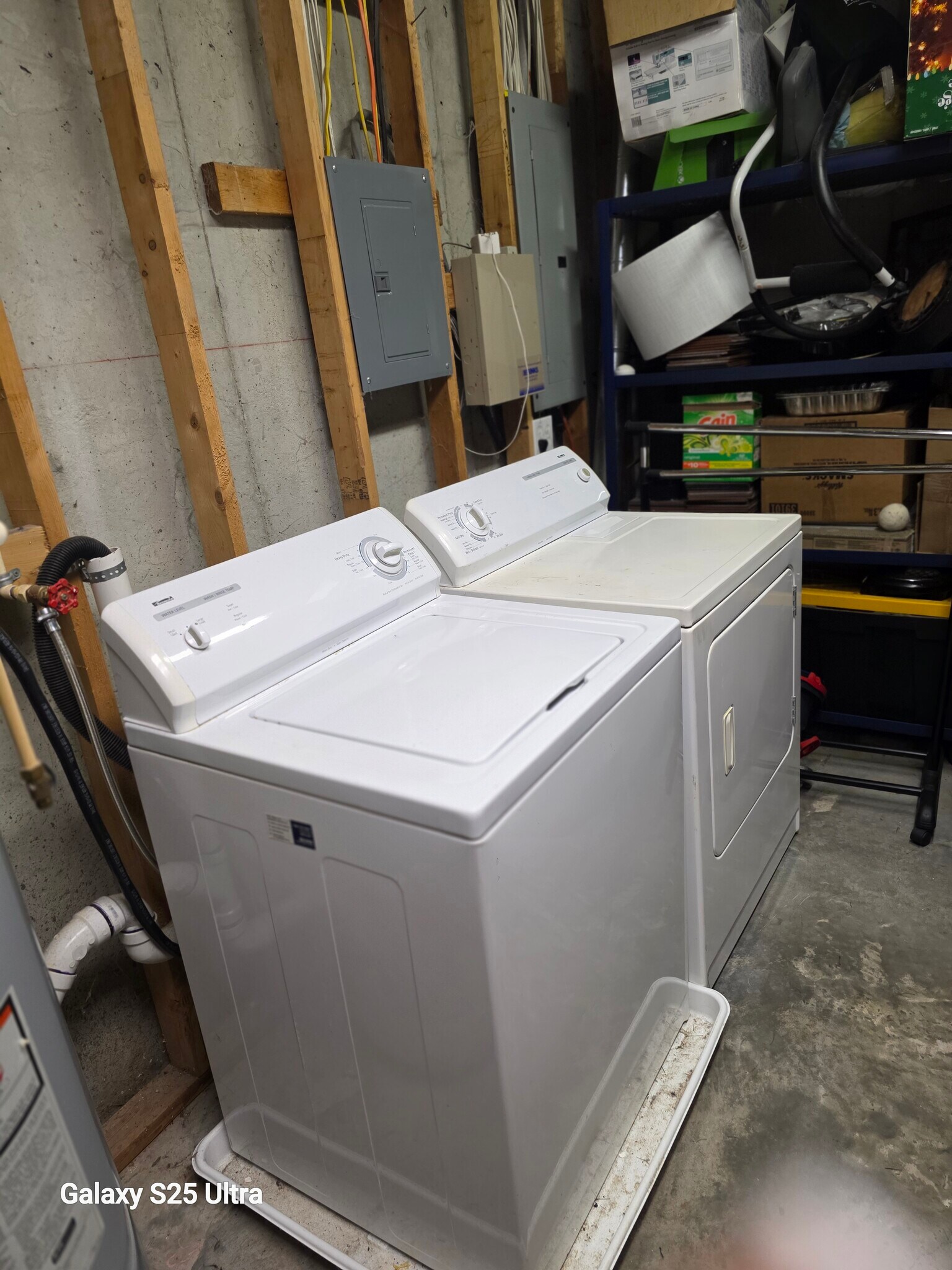 In unit washer and dryer - 1410 Lamont Cir