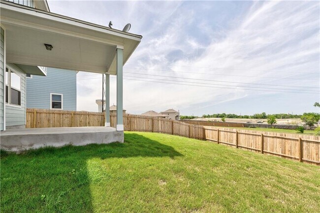 Building Photo - 741 Twisted Oaks Ln