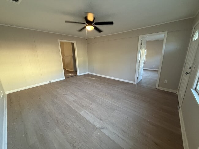 Building Photo - 75 E 3rd St NE