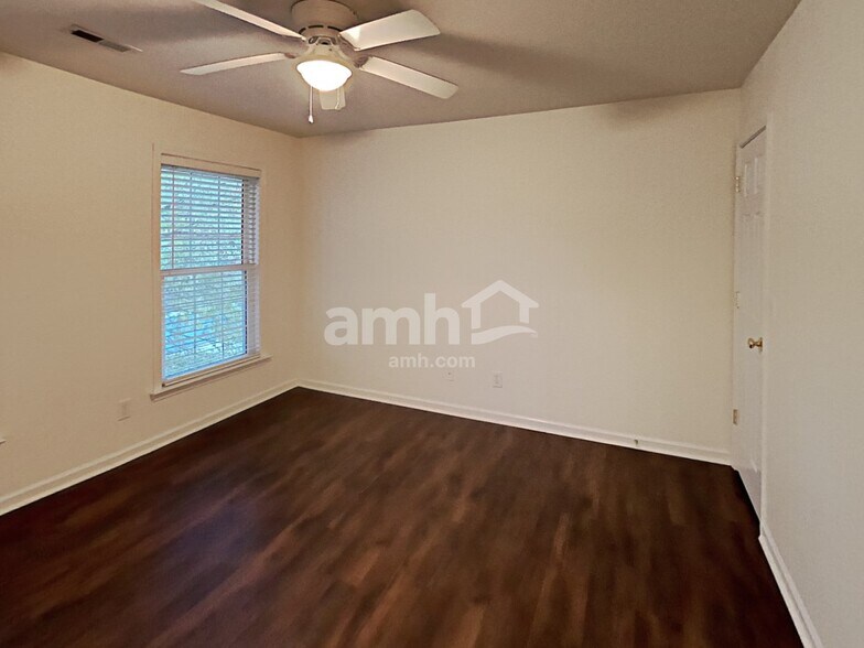 Building Photo - 4141 Autumn Cove Dr