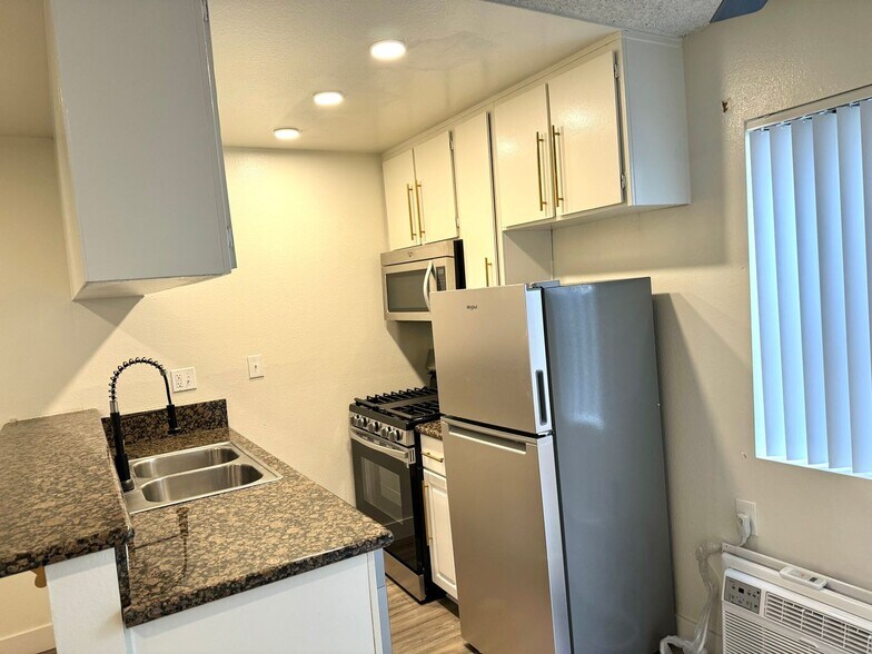 Building Photo - 4106 Inglewood Blvd