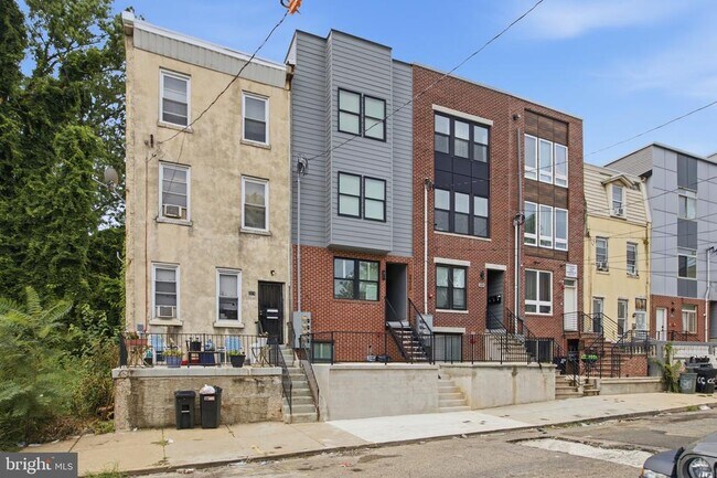 Building Photo - 2216 N Franklin St