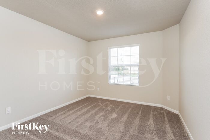 Building Photo - 15007 Maskette Ave