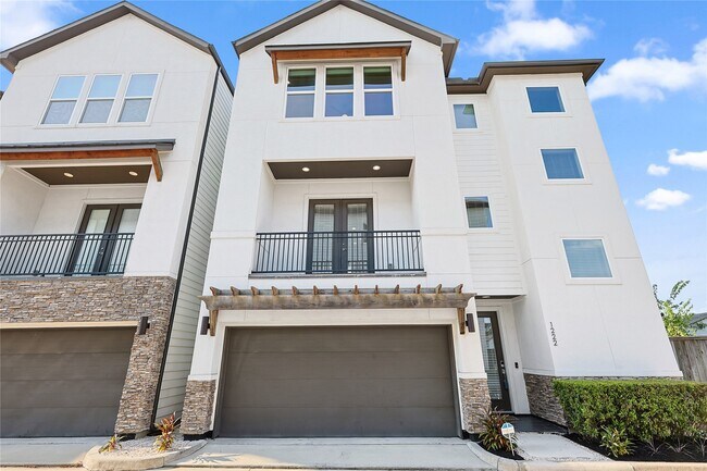 Primary Photo - 1222 Upton St