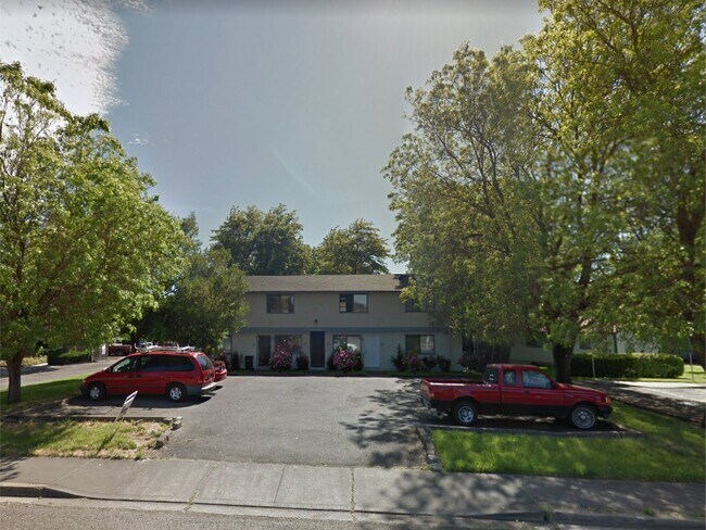 Building Photo - 333 Lorraine Ave