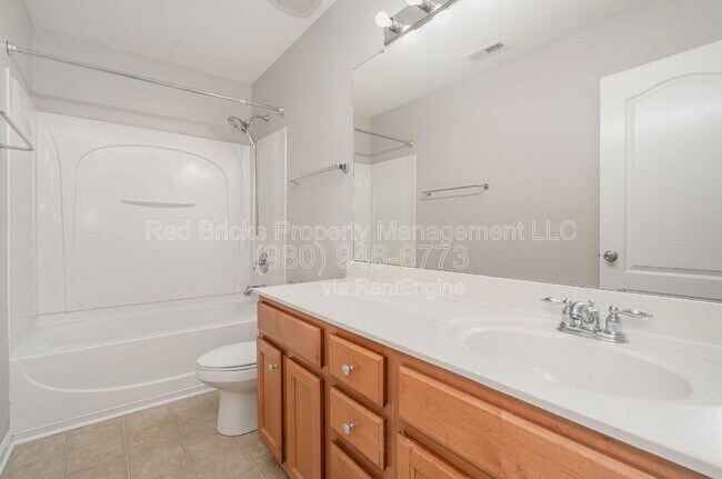 Building Photo - 5608 Cactus Valley Rd