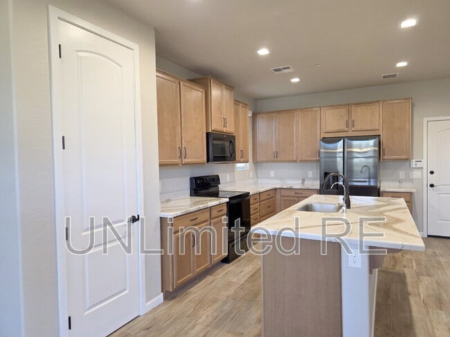 Building Photo - 308 Spirit Cir