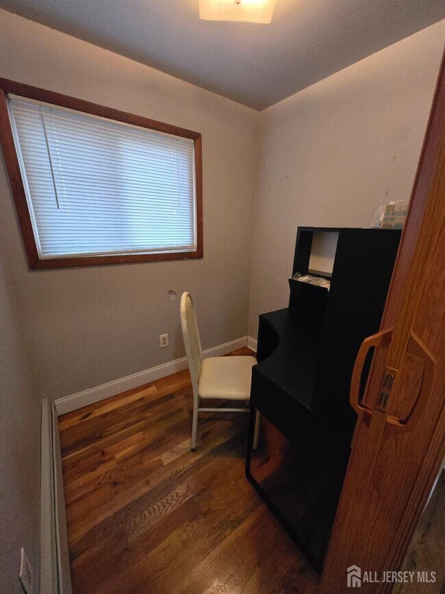 Building Photo - 1912 Montgomery St