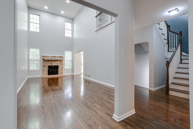 Building Photo - 1238 S Christine Ct